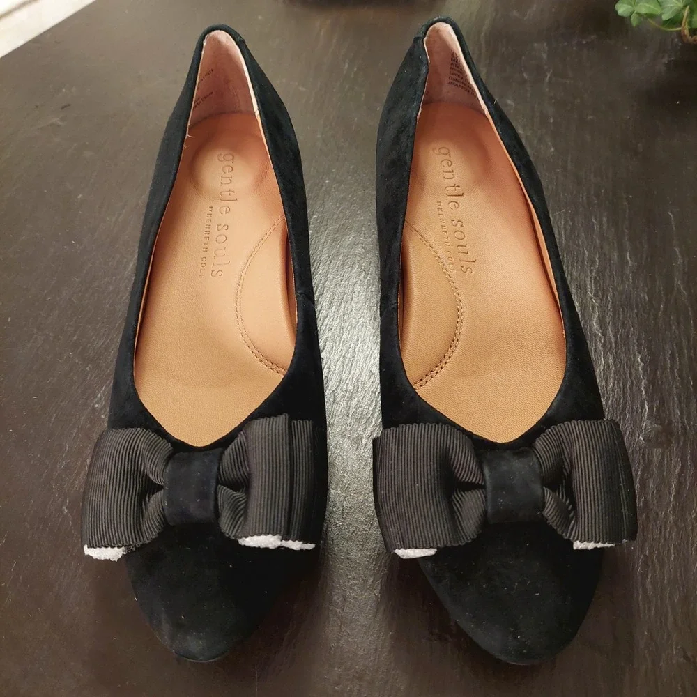 NEW! Gentle Souls Kenneth Cole Women's Atlas Flat Black Suede Bow‎ Size 5.5 $149